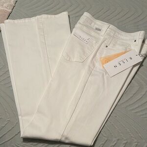 NWT Ladies, white denim jeans by Risen of Los Angeles size 9